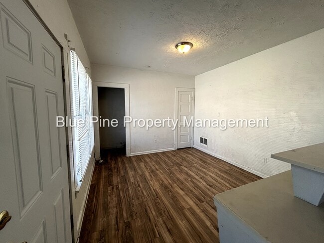 Photo - 915 N Hayes Ave Unit 2