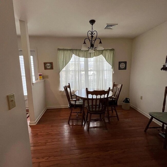 Photo - 130 Imperial Ct