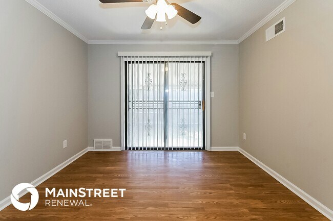 Photo - 1695 Myrna Ln