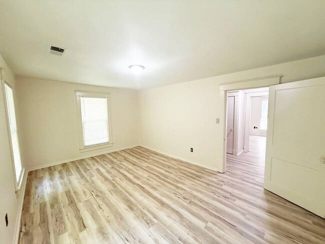 Photo - 446 Buntyn St