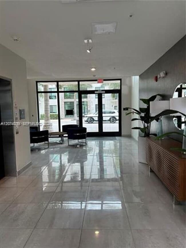 Photo - 8201 NW 41st St