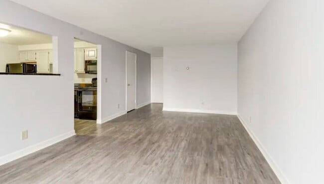 Photo - Tanglewood Village