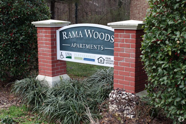 Letreros - Rama Woods Apartments