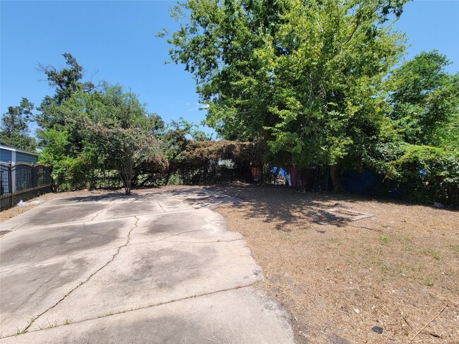 Photo - 5217 Hershe St