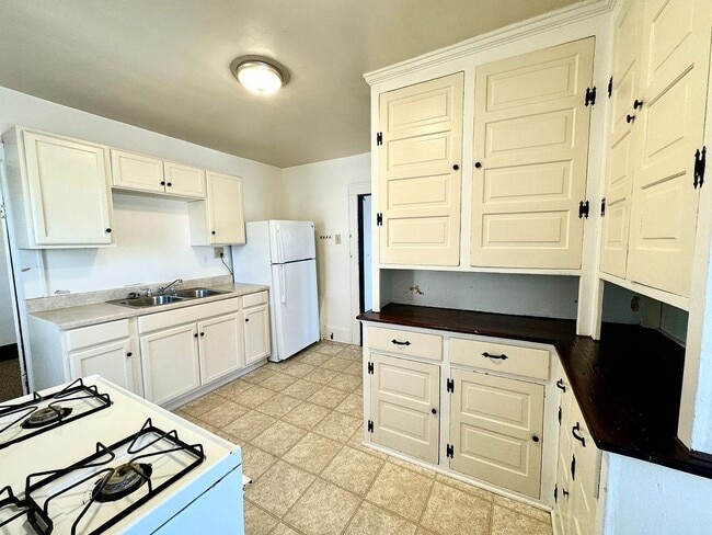 Photo - 2701 Raspberry St Unit 3