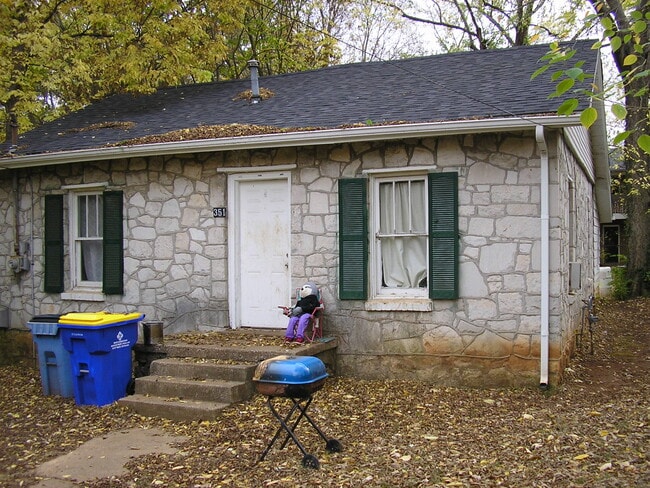 Building Photo - 351 Cherry Way