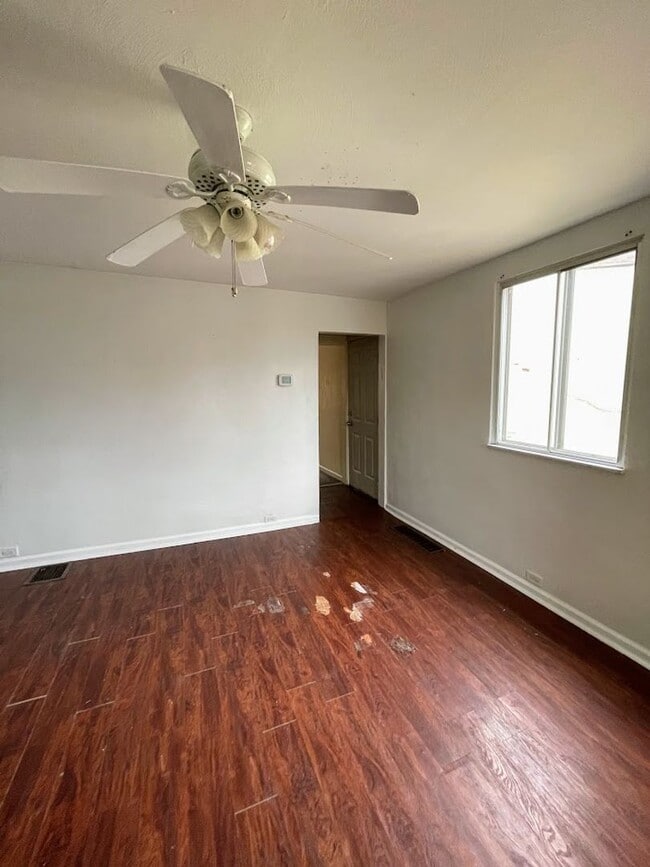 2 bed 1 bath - Greenfield, nice location, ... - 2 bed 1 bath - Greenfield, nice location, ... House