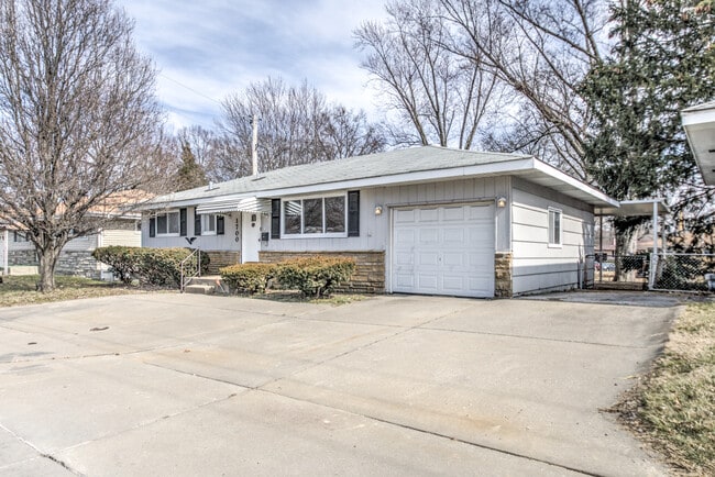 Photo - 1700 Patterson Rd