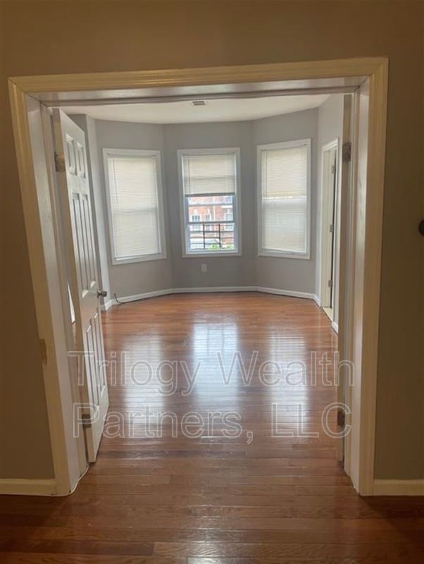 Photo - 104 S 12th St