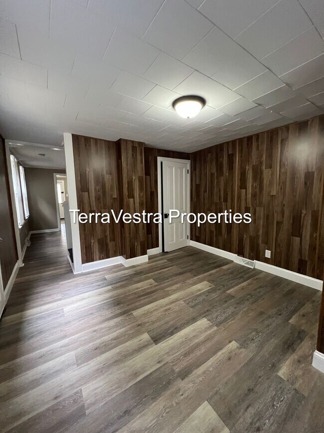 Photo - Great 3 Bed with a bonus room in Salem! Eligible for $500 Security Deposit.