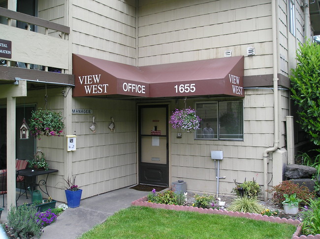 Photo - View West Apartments