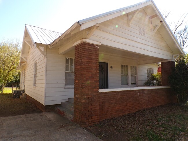 Photo - 952 7th St SW