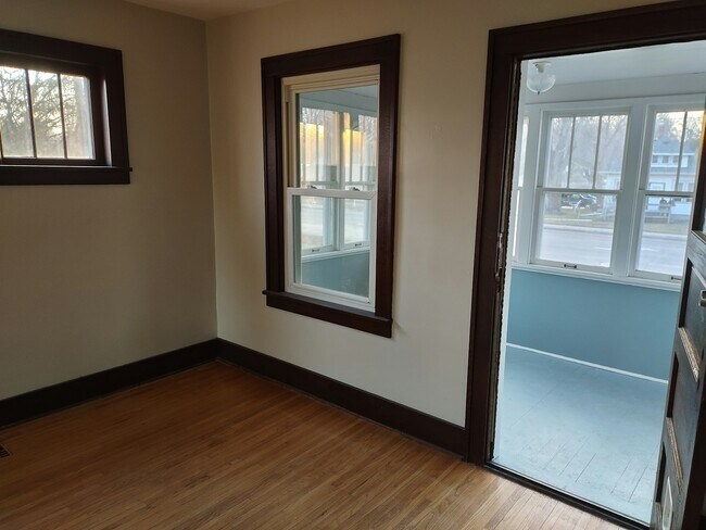 Photo - 911 Willow St