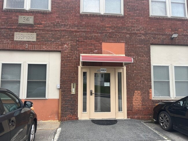 Building Photo - 205 Chapin St Unit A4 Rental
