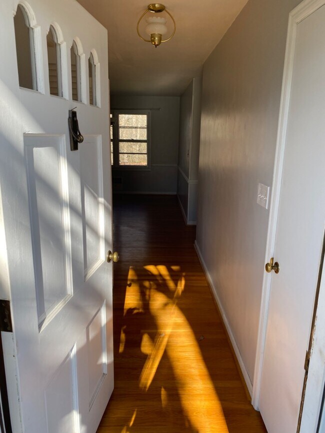 Photo - 242 White Pine Dr