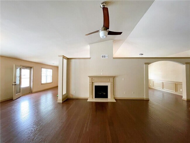 Photo - 1821 Bridle Rd