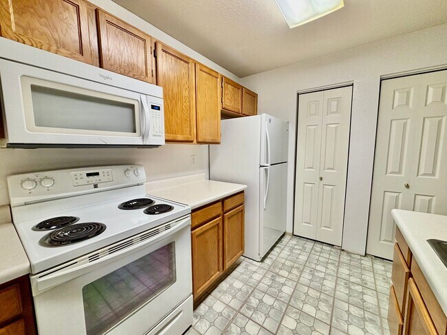 Photo - Charming Main floor 2 bed, 2 bath Condo