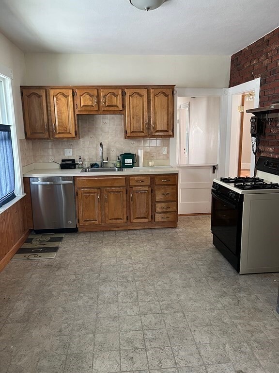 Building Photo - 16 Sullivan Rd Unit 1