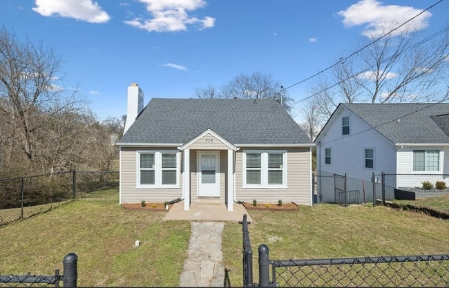 Building Photo - 306 W 17th St Rental