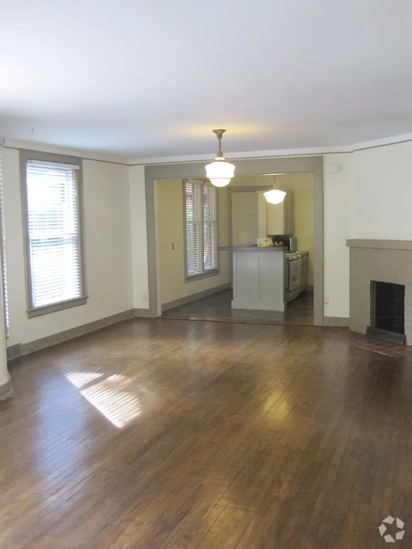 Building Photo - 726 Lake Dr SE Rental