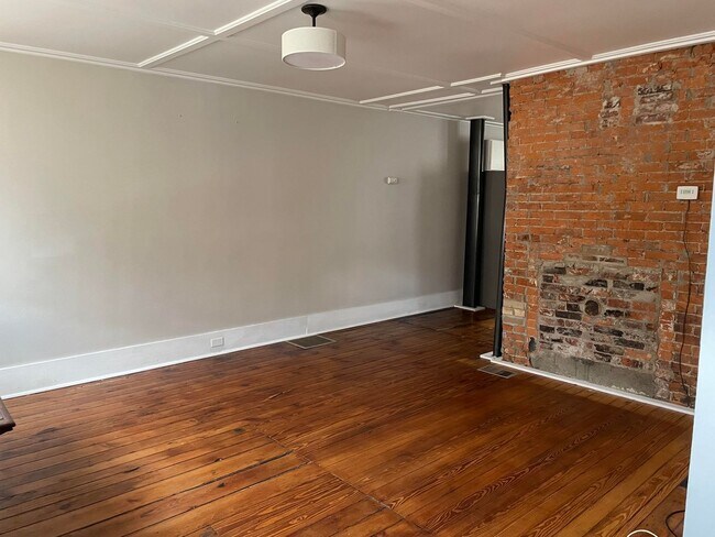 1213 Veto St