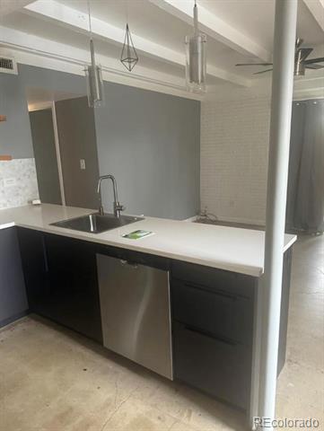 Photo - 1040 Stuart St