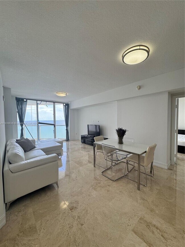 Photo - 16699 Collins Ave Unidad 1801 Rental