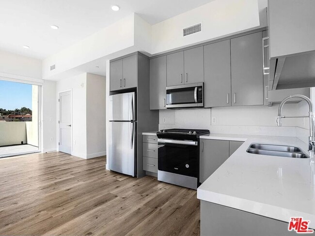 Photo - 3308 Mentone Ave Unit A5