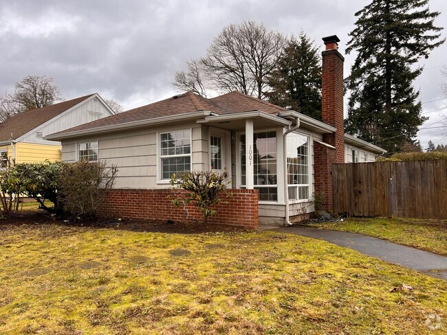 Building Photo - Charming Two Bedroom House near Downtown V...