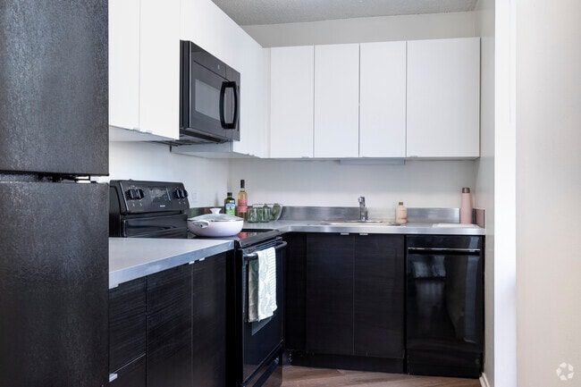 Kitchenette - 1120 N. LaSalle