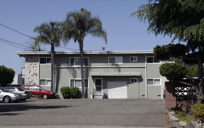 Building Photo - Capri Apartments Unit 1