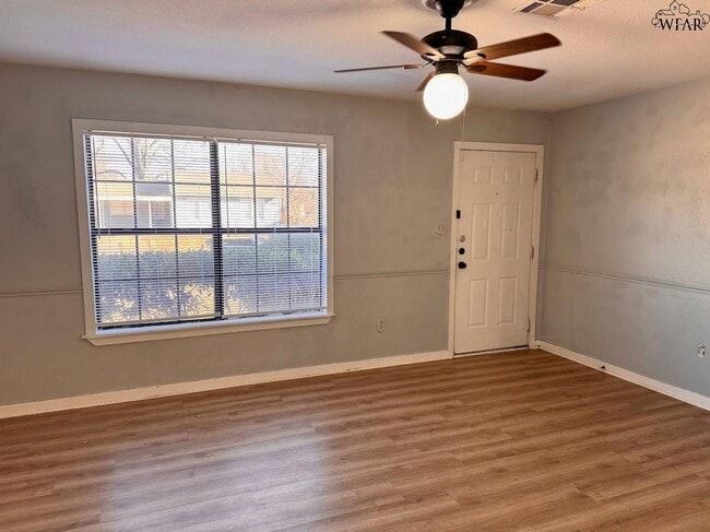 Photo - 2939 Parish St