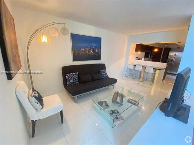 Building Photo - 2301 Collins Ave Unit 2301 Collins Ave appt 1023 Rental