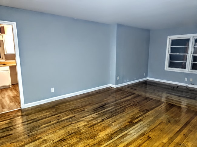 Photo - 100 Willow Ave