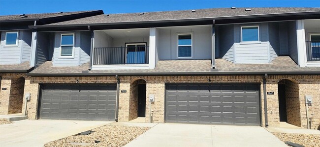 Photo - 1240 Sunnyvale Ln Townhome