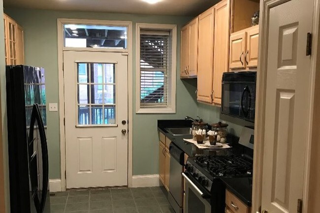 Photo - 2056 Lafayette Ave Unit 1E