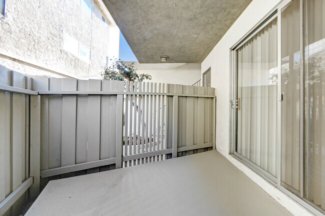 Photo - 3625 Mentone Ave