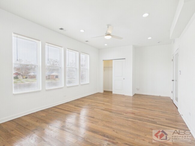 Photo - 398 W Lincoln Hwy Unit 3