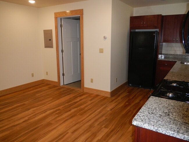 Building Photo - 246 Chestnut St Unit 246 Chestnut St Apt 6