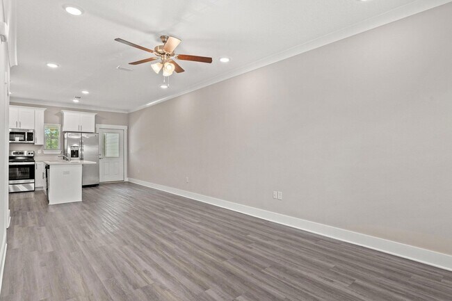 Photo - 318 Date Palm Ln