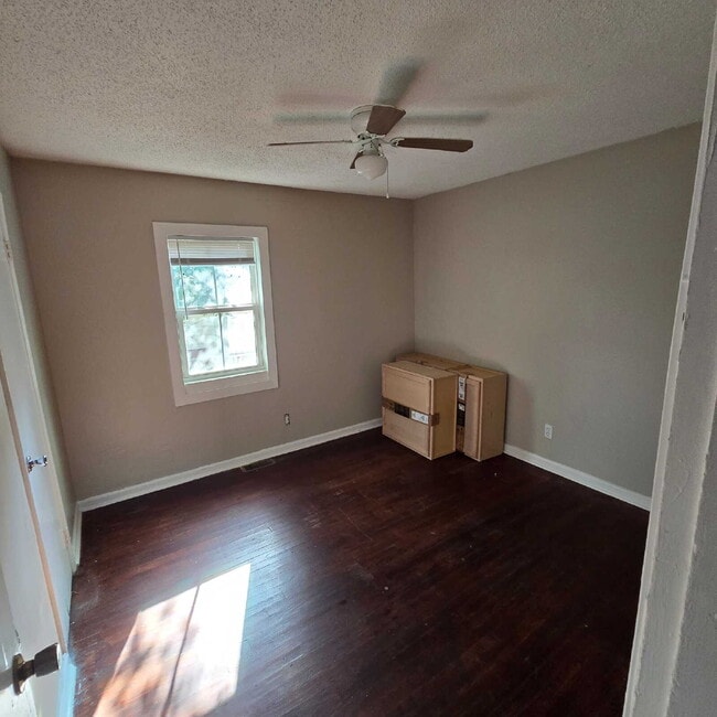 Photo - "Full Brick 3-Bed Home on Monroe Avenue: In the Heart of Macon!"