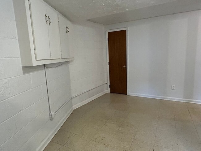 Photo - 2345 Cobbs St Unit B