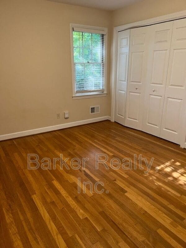 Photo - 804 Burke St