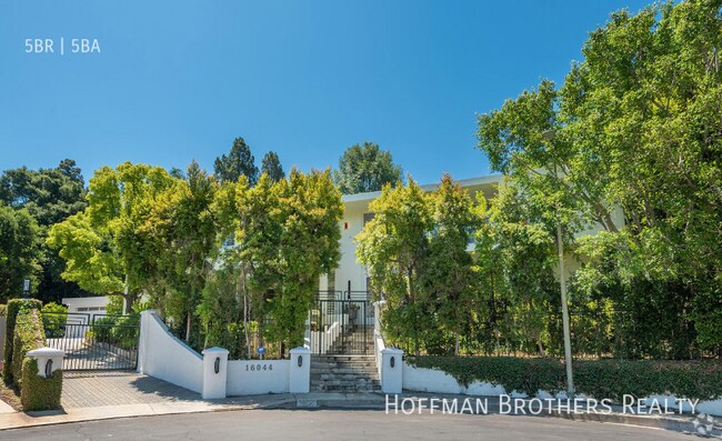 Building Photo - 16044 Royal Mt Dr Encino, CA 91436 Rental