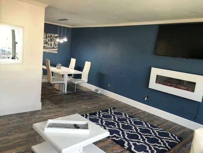 Photo - 303 Westbrook Drive