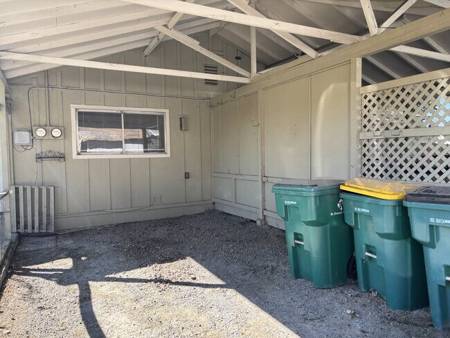 Photo - Tidy duplex in Diamond Springs close to shopping and Placerville!