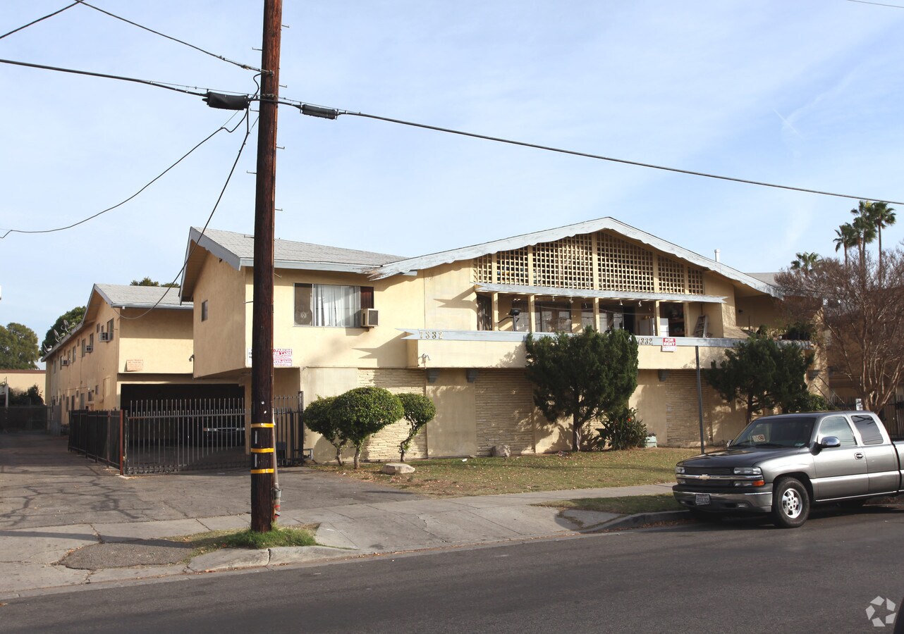 Photo - 7332 Variel Ave Apartments