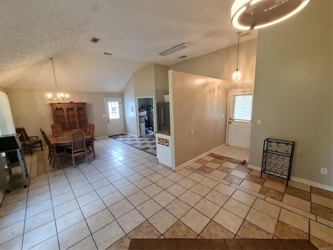 Photo - 123 Meadowview Dr