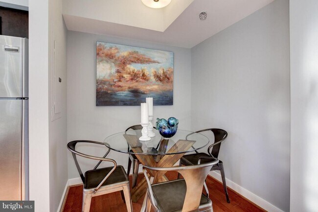 Kitchen nook/office - 420 16th St SE Unit 105