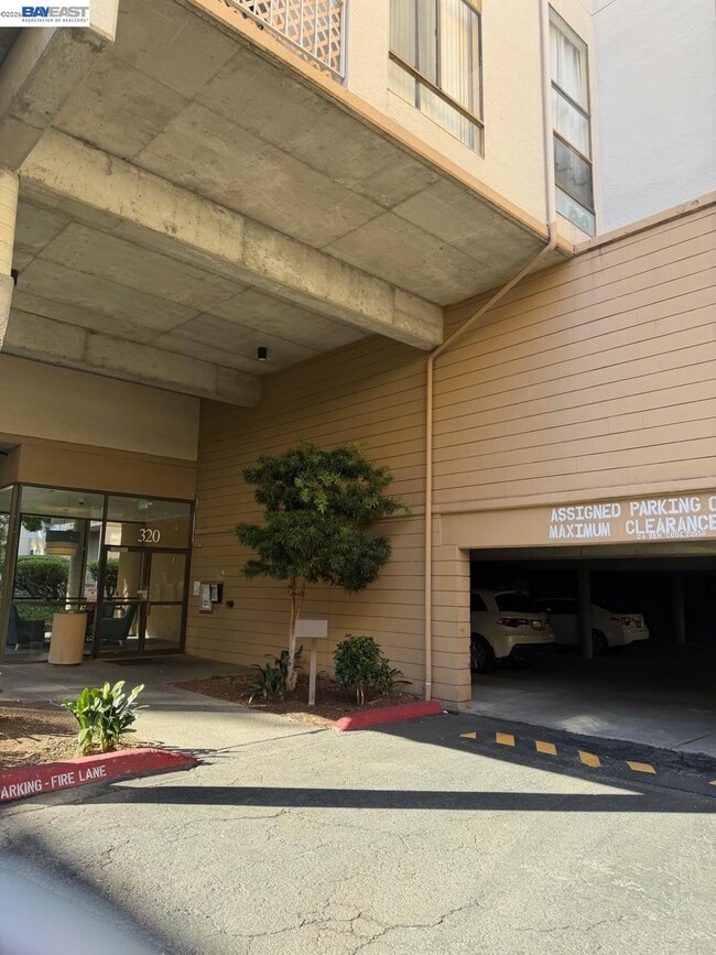 Photo - 320 N Civic Dr Unit 103